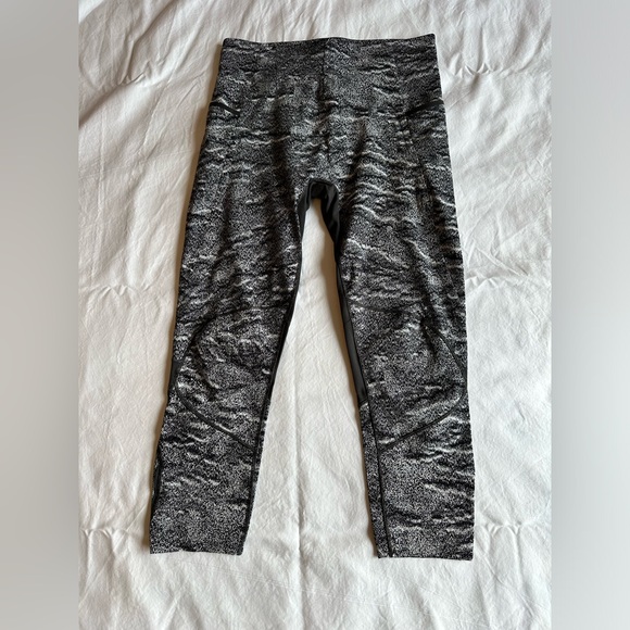 Lululemon Surge Light Tight 27” Mens Size M - Picture 4 of 6